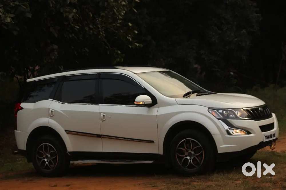Mahindra Xuv500 2016 Diesel 122123 Km Driven