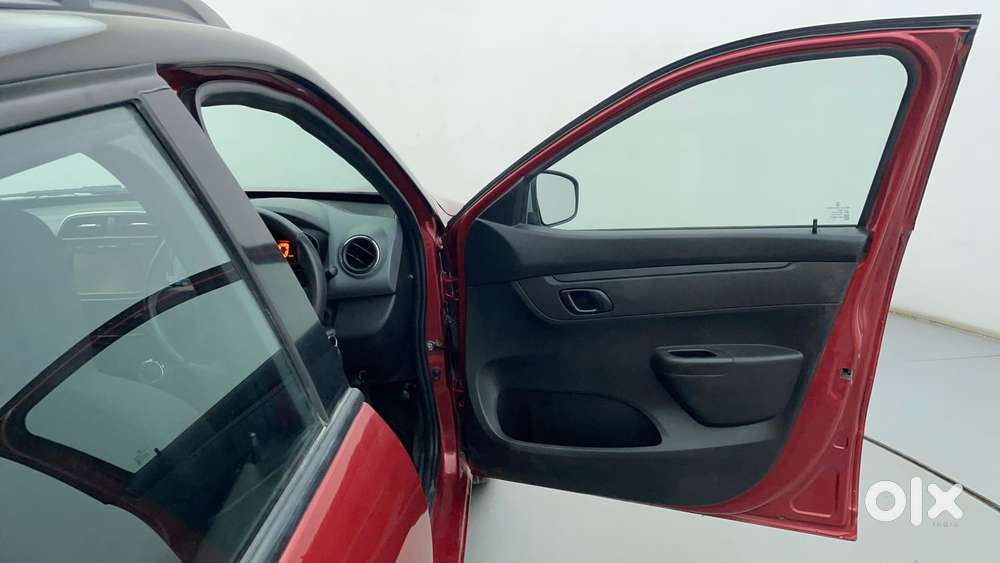 Renault Kwid 2019-ongoing 1.0 Rxt Amt (o), 2017, Petrol