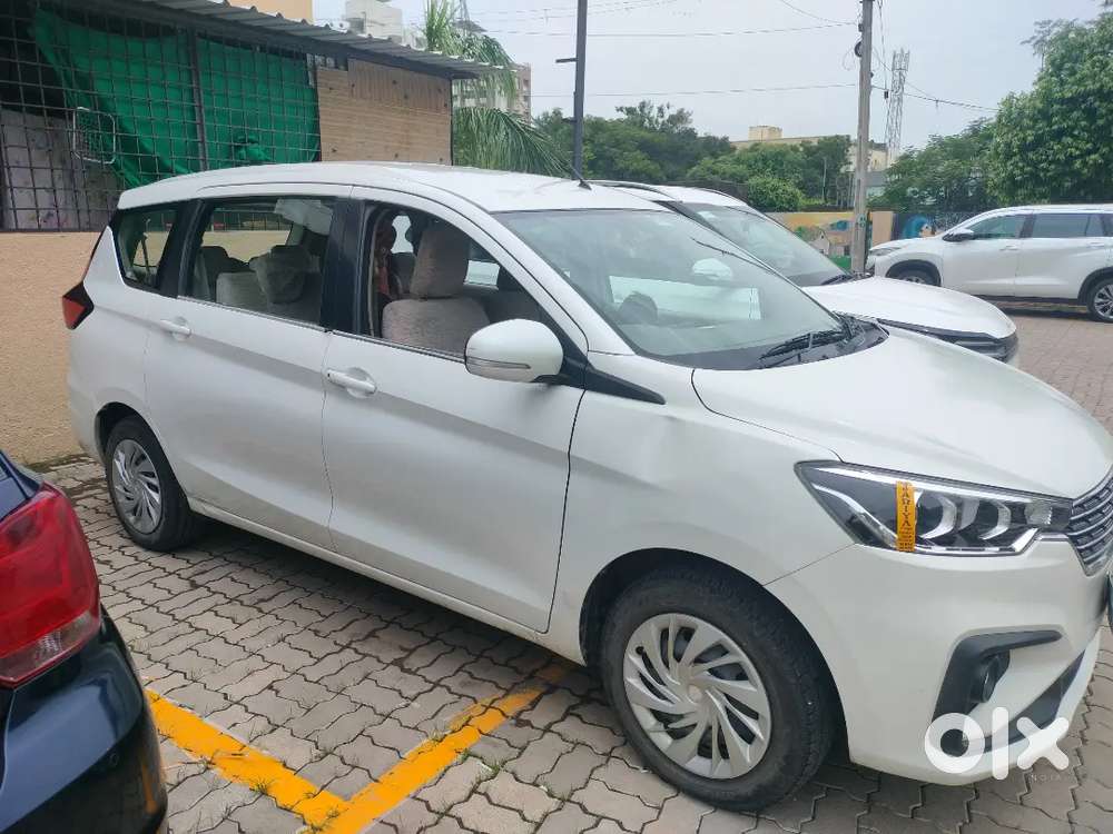 Maruti Suzuki Ertiga 7 Seater Smart Hybrid First Owner White Color