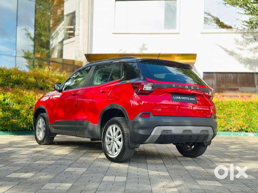 Skoda Kylaq Signature, 2025, Petrol