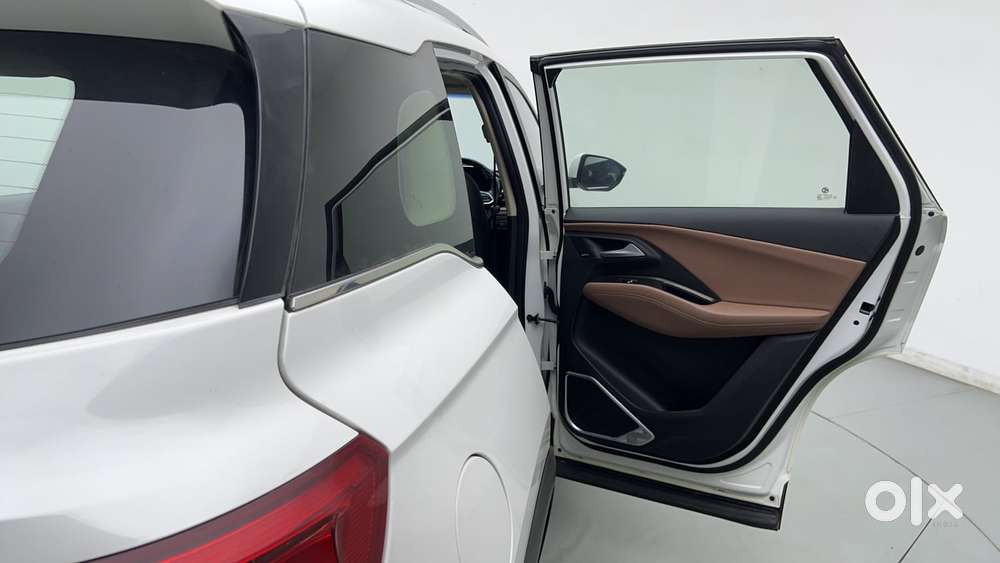Mg Hector Plus Savvy Pro 1.5 Turbo Petrol Cvt 7 Str, 2023, Petrol