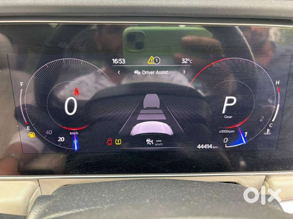 Mahindra Xuv700 2.0 Ax 7 Petrol At Str, 2022, Petrol