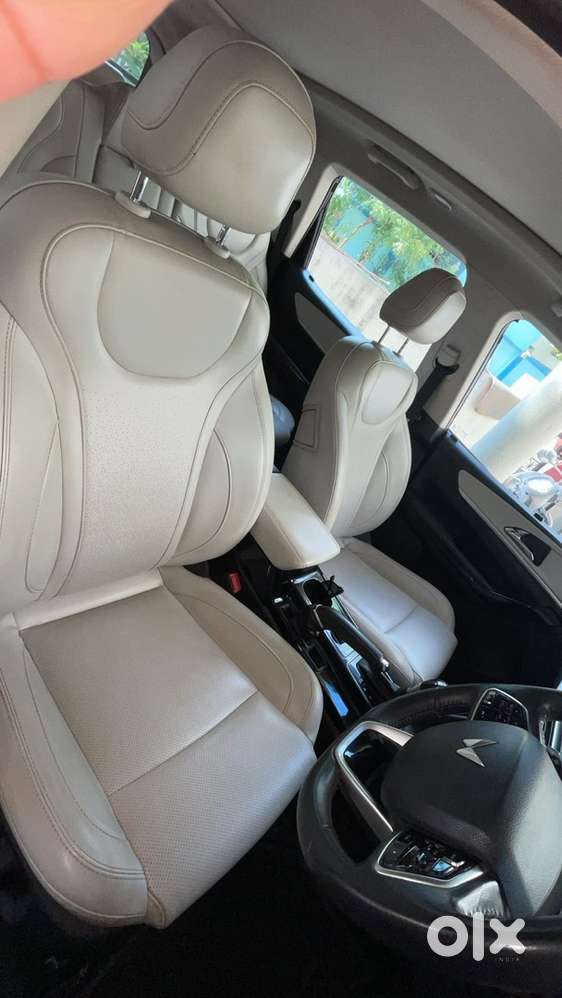 Mahindra Xuv700 Petrol 2025