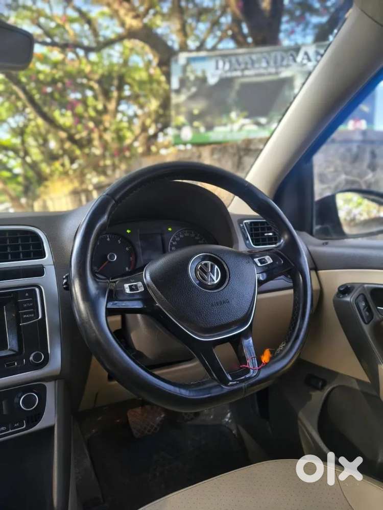 Volkswagen Vento 1.2 Tsi Highline At, 2016, Petrol