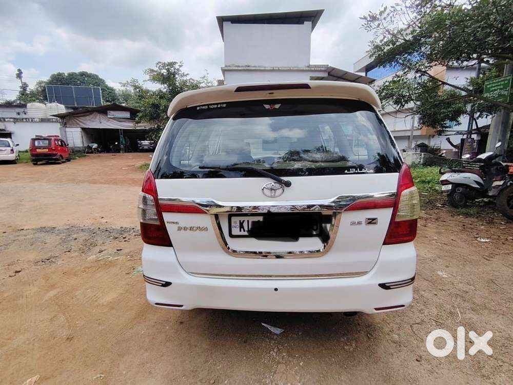 Toyota Innova 2013 Model.low Kilometers