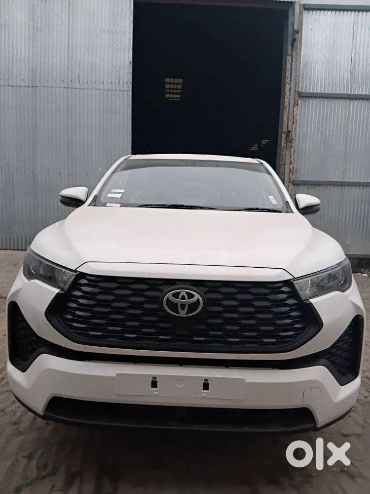 Toyota Innova Hycross 2.0 Gx 8 Str, 2026, Petrol