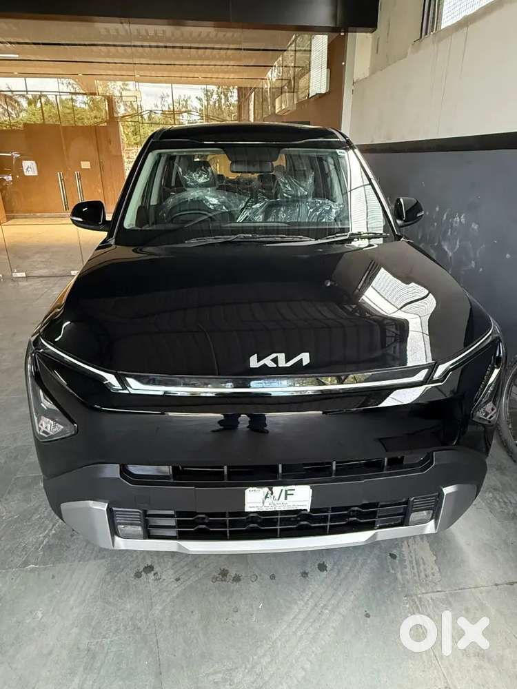 Kia Carens Clavis 2025 Petrol 2000 Km Driven