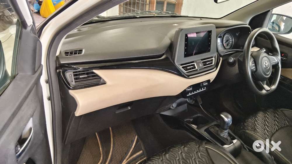 Toyota Glanza G Smart Hybrid, 2023, Petrol