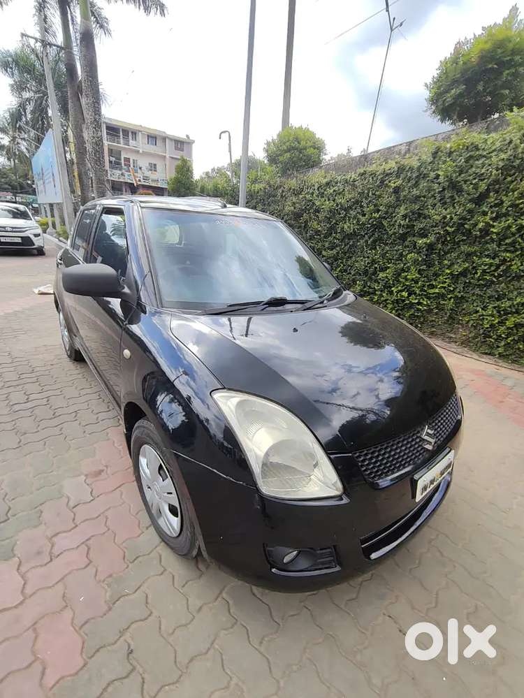 Maruti Suzuki Swift 2006 Petrol 97000 Km Driven