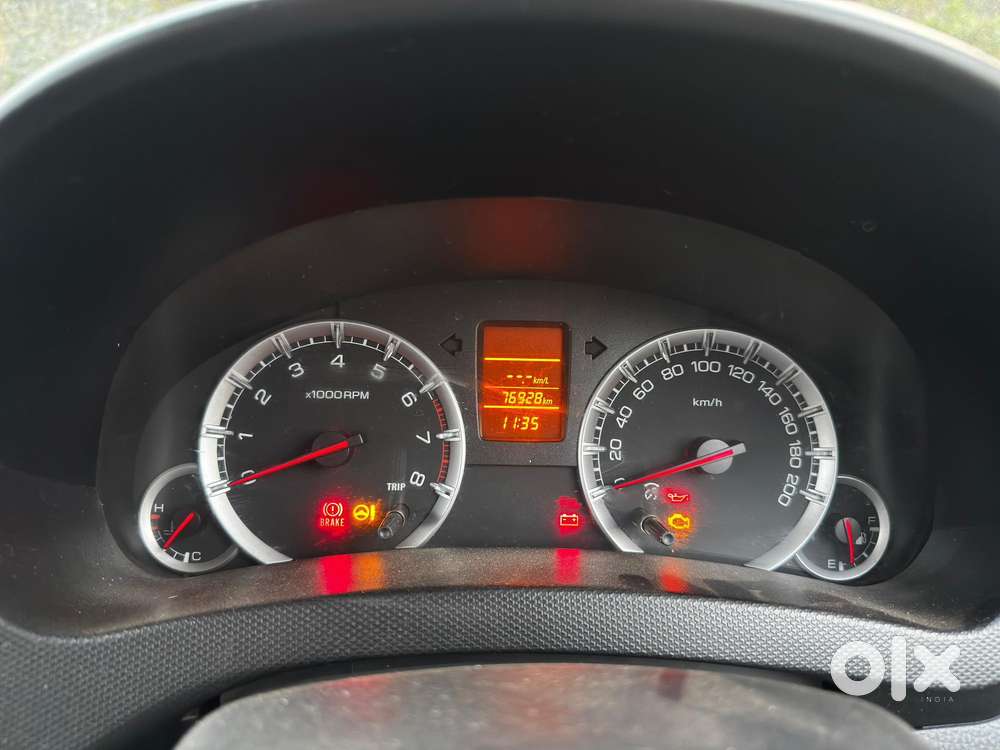 Maruti Suzuki Swift 2011-2014 Vxi, 2012, Petrol