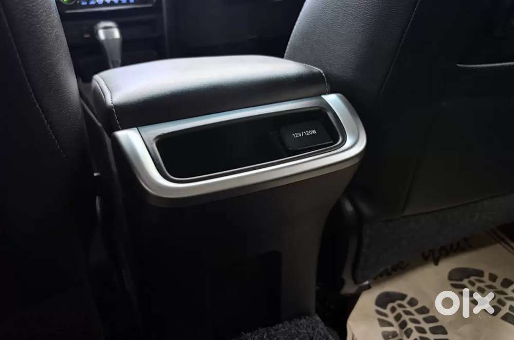 Toyota Fortuner 4x2 At 2.7 Petrol, 2022, Petrol