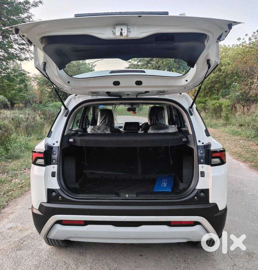 Maruti Suzuki Brezza 1.5 Zxi Plus Smart Hybrid, 2022, Petrol