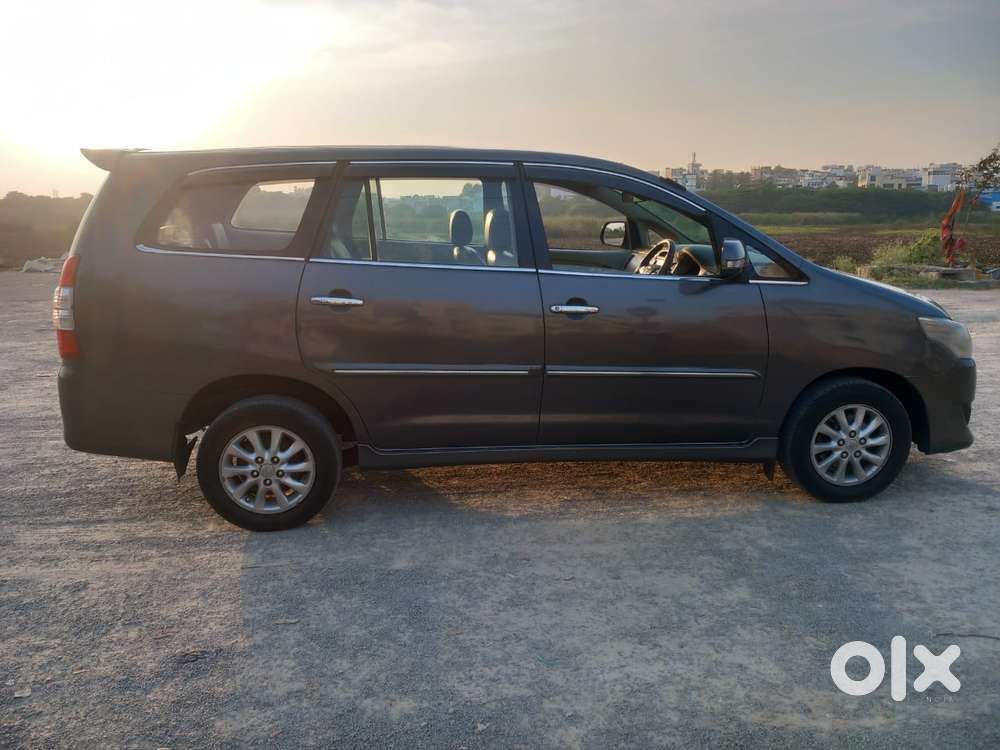 Toyota Innova 2.5 Vx 8 Str Bs-iii, 2012, Diesel