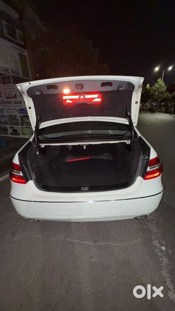 Mercedes-benz E-class Petrol 2011