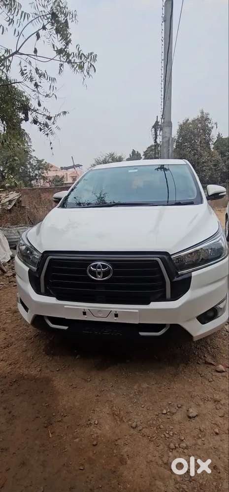 Toyota Innova Crysta 2017 Diesel 205000 Km Driven