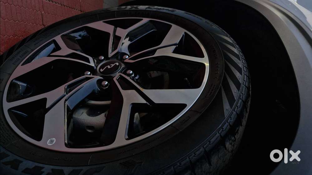 The Kia Seltos Gtx+ Petrol Automatic Dct 7 Speed, Gt Line