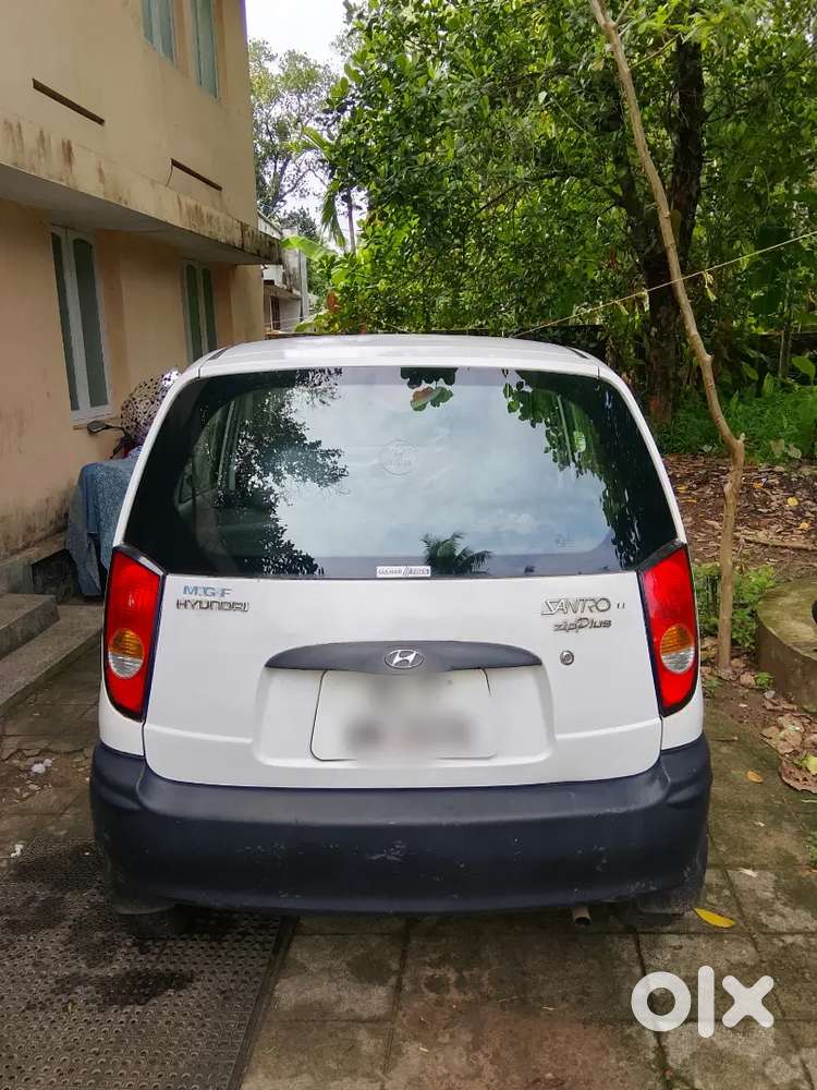 Hyundai Santro 2003, കഴിഞ്ഞ 13 വർഷങ്ങളായി ഡോക്ടറുടെ ഉപയോഗത്തിലുള്ളത്.