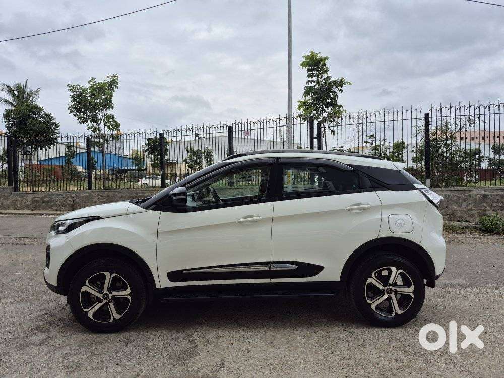 Tata Nexon 1.2 Revotron Xz Plus (s), 2023, Petrol