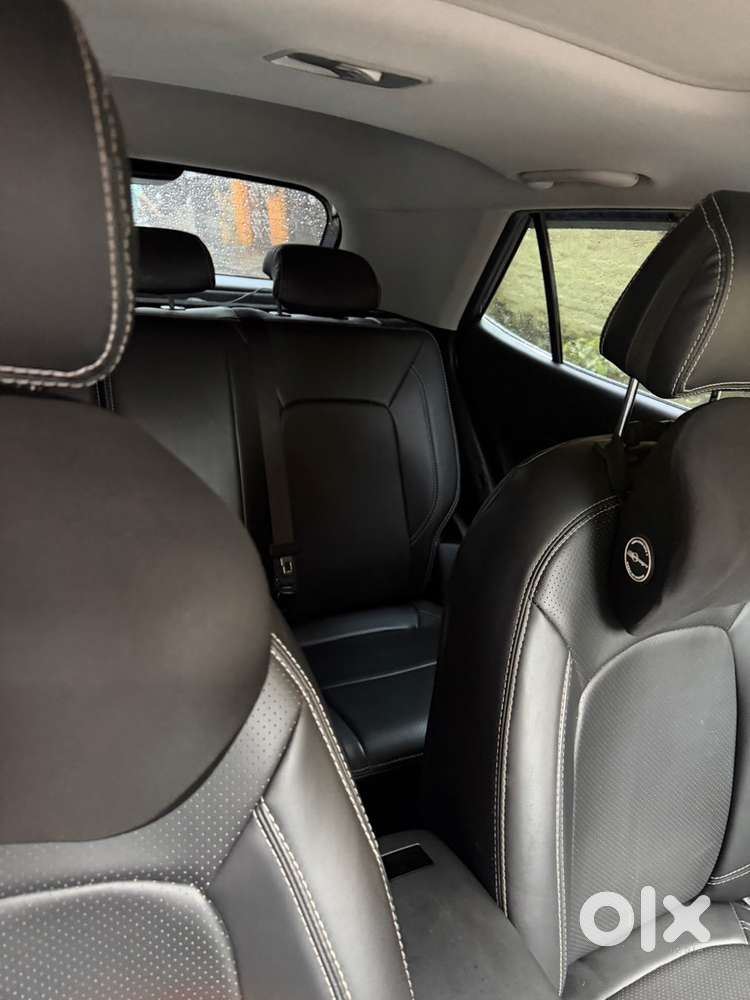 Hyundai Venue Petrol 2025
