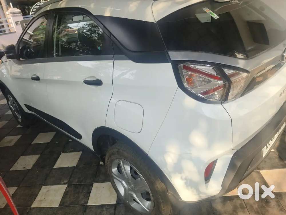 Tata Nexon Xm 2022 Petrol Well Maintained