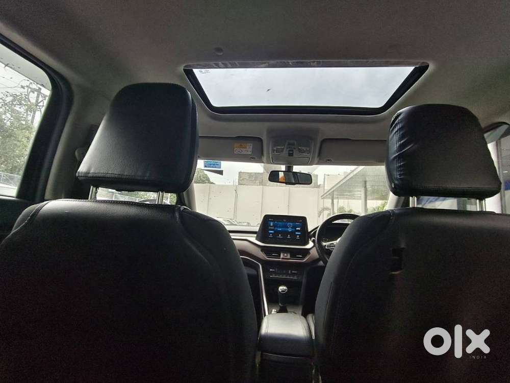 Maruti Suzuki Brezza 1.5 Zxi Plus Smart Hybrid, 2024, Petrol