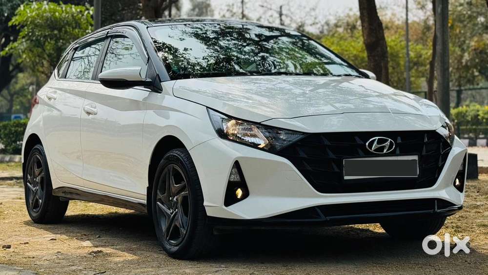 Hyundai I20 Sportz 1.2 Ivt Dual Tone, 2023, Petrol