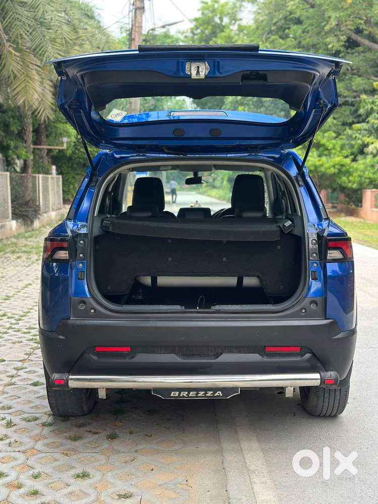 Maruti Suzuki Brezza 1.5 Vxi Cng, 2023, Cng & Hybrids