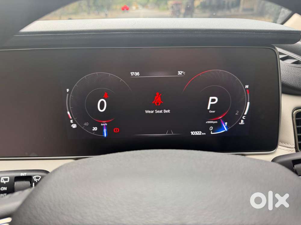 Mahindra Xuv700 2.0 Ax 7 Petrol At Luxury Pack Str, 2025, Petrol