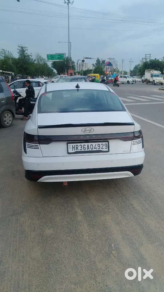 Hyundai Verna 2023 Suv