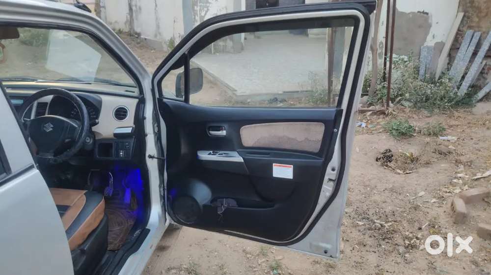 2nd Owner Petrol Cng Company Fitted