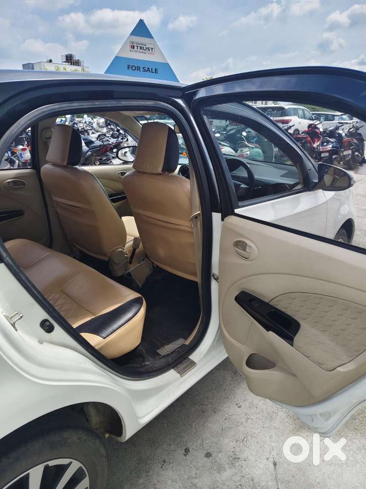 Toyota Etios Liva 1.2 VX Dual Tone, 2019, Petrol