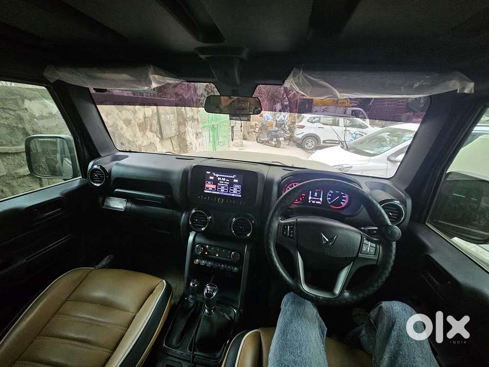 Mahindra Petrol 2023 Car