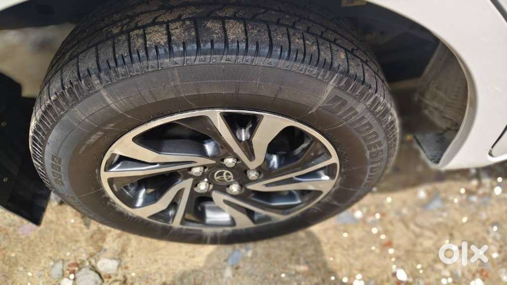 Toyota Innova Crysta 2.4 G Plus Mt 8 Str, 2025, Diesel