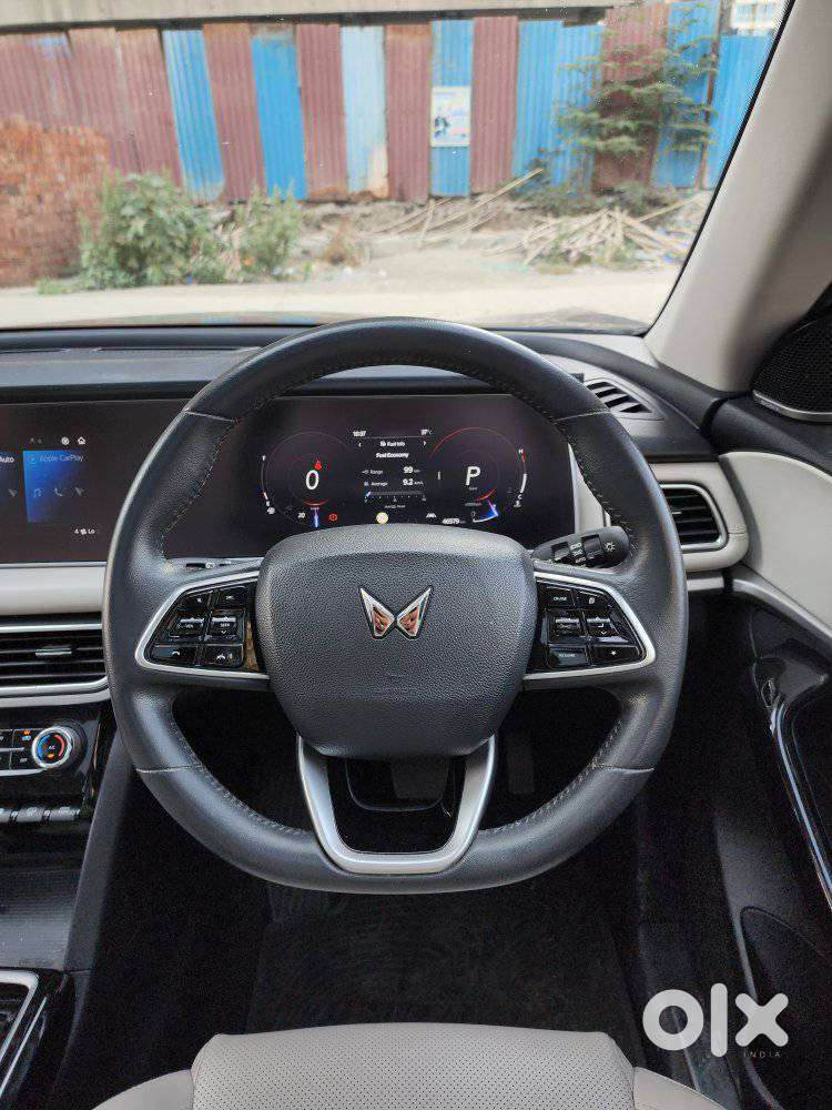 Mahindra Xuv700 2.2 Ax 7 Diesel At Str, 2023, Diesel