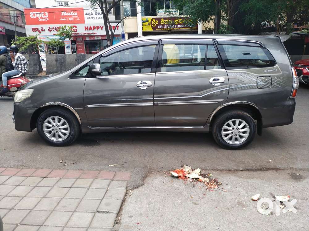 Toyota Innova 2.5 Vx 8 Str Bs-iii, 2013, Diesel