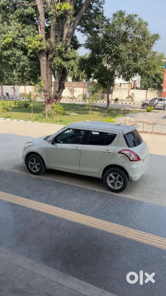 Maruti Suzuki Swift Vxi 2012