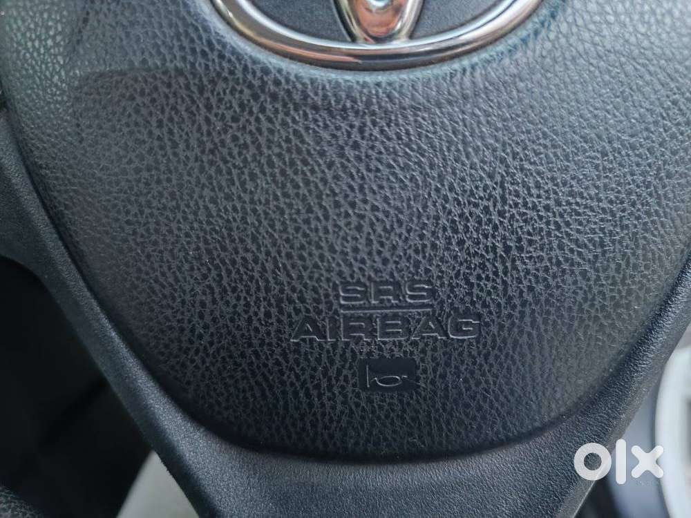 Toyota Corolla Altis 1.8 J, 2015, Petrol