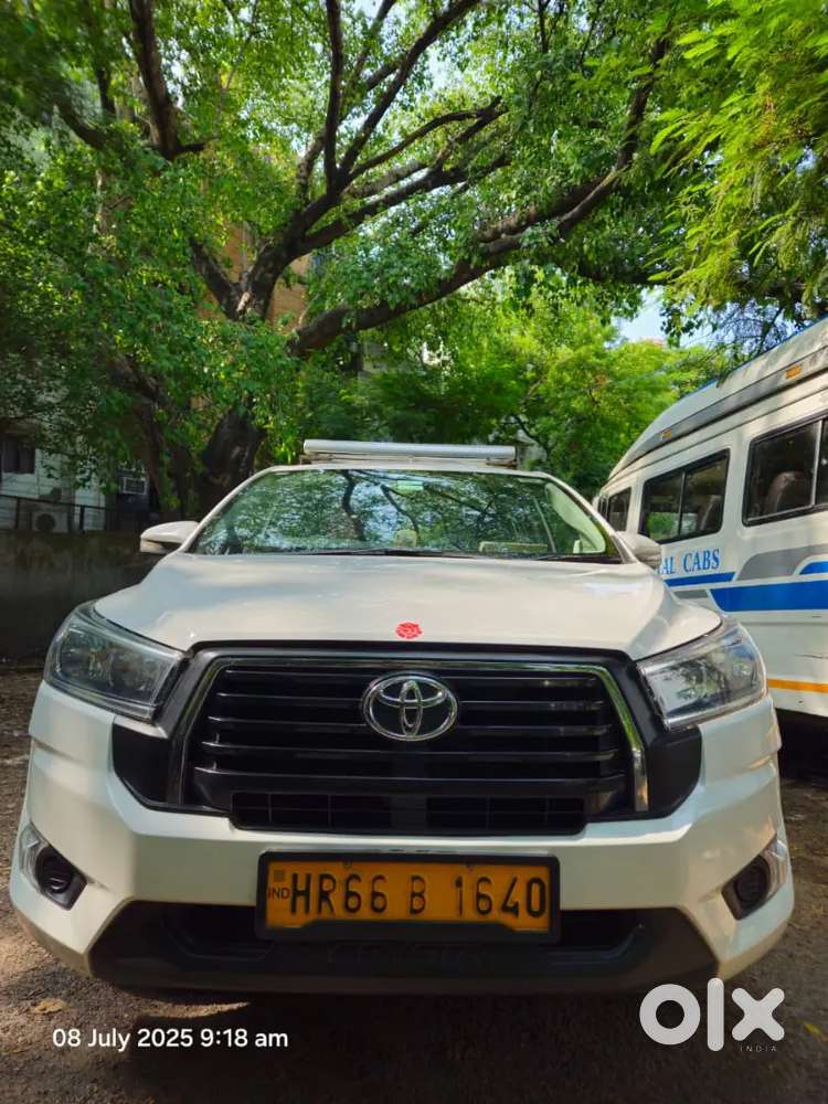 Innova Crysta 7+1 Sofa Seats