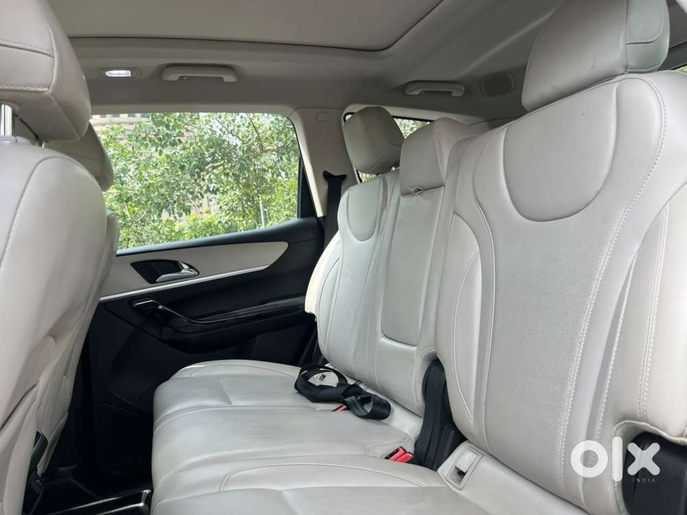 Mahindra Xuv700 2.0 Ax 7 Petrol At Luxury Pack Str, 2023, Petrol
