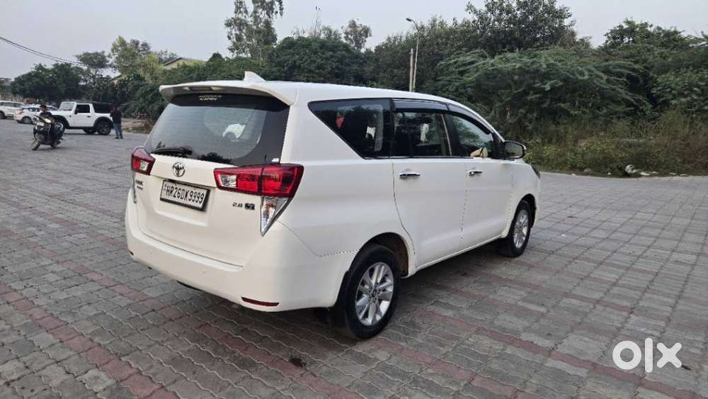 Toyota Innova Crysta 2.8 Gx Automatic 7 Str, 2017, Diesel