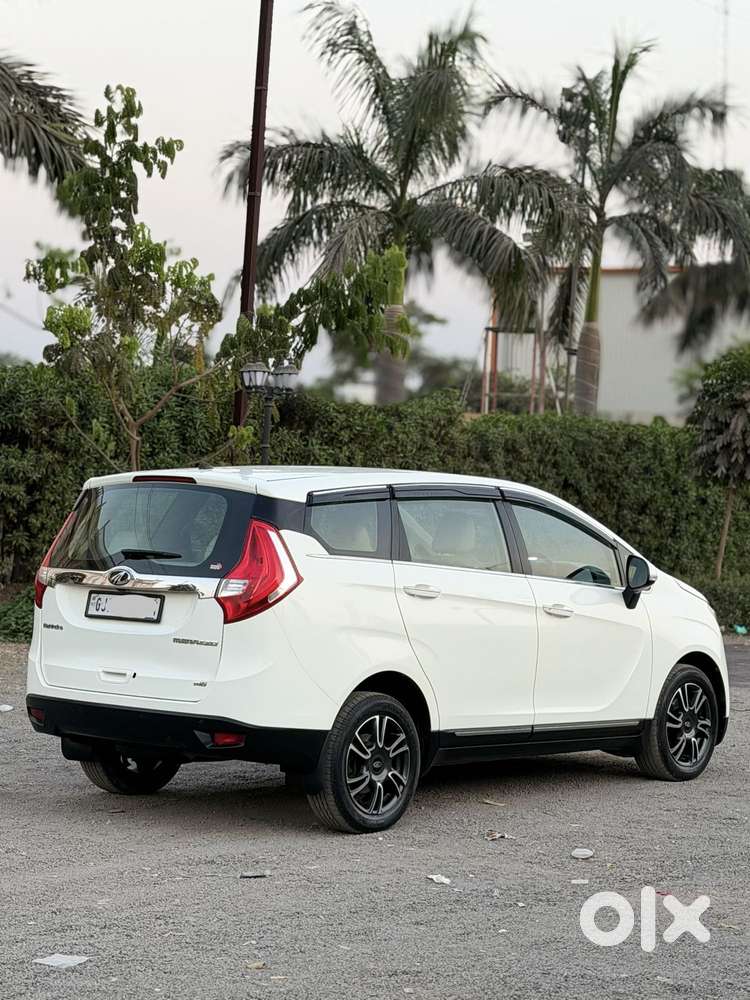 Mahindra Marazzo