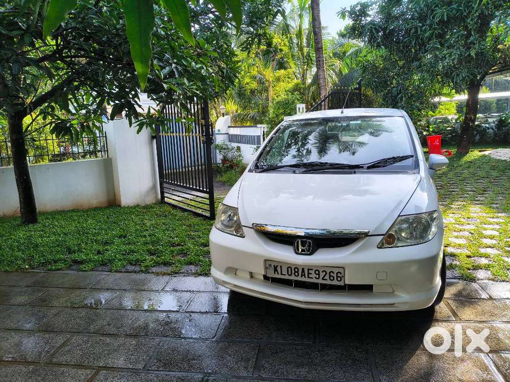 Well Maintained Honda City 2005