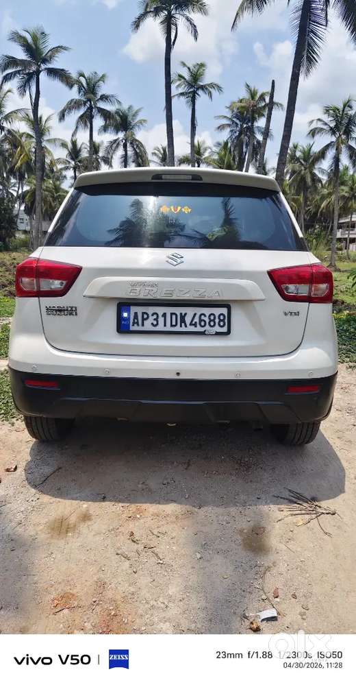 Maruti Suzuki Brezza 2017 Diesel 105000 Km Driven