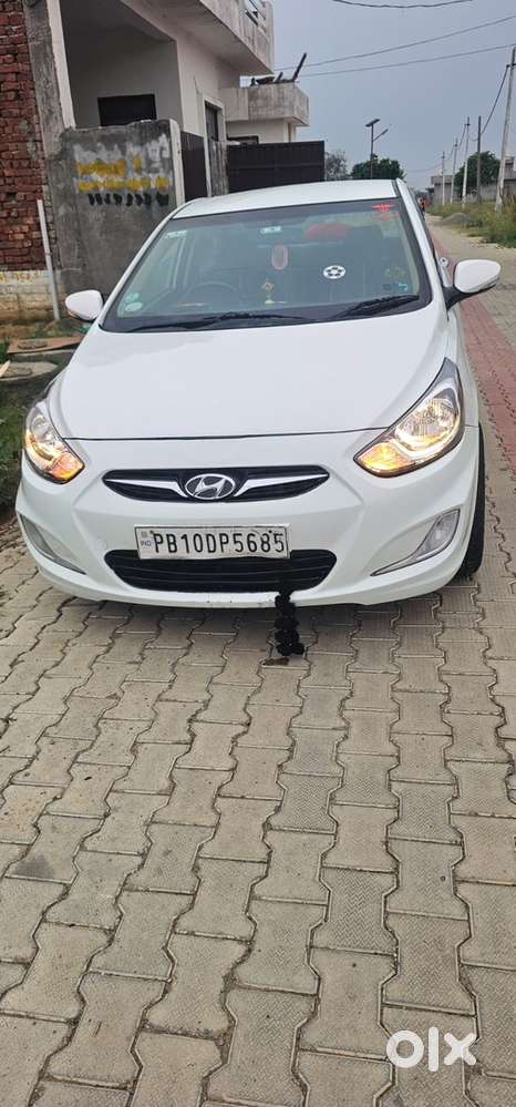 Hyundai Verna Top Model 2012