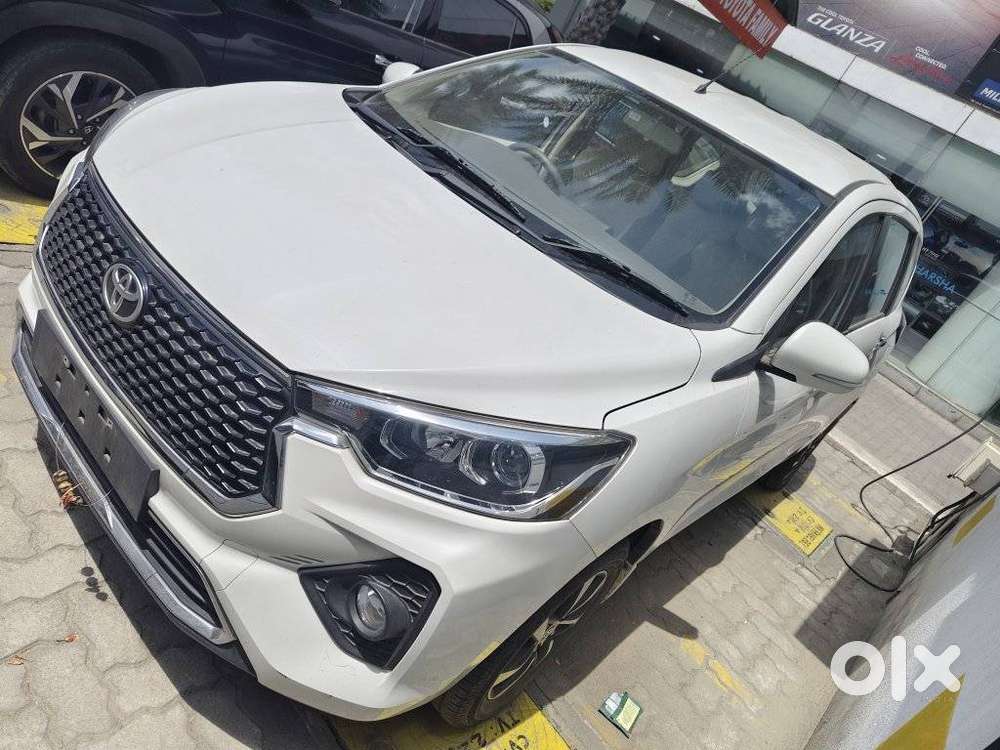 Toyota Rumion V Mt, 2025, Petrol