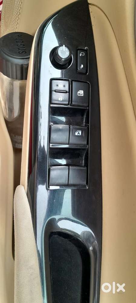 Toyota Yaris V Cvt, 2018, Petrol