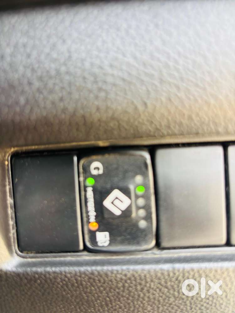 Maruti Suzuki Swift 1.2 Vxi (o), 2023, Cng & Hybrids