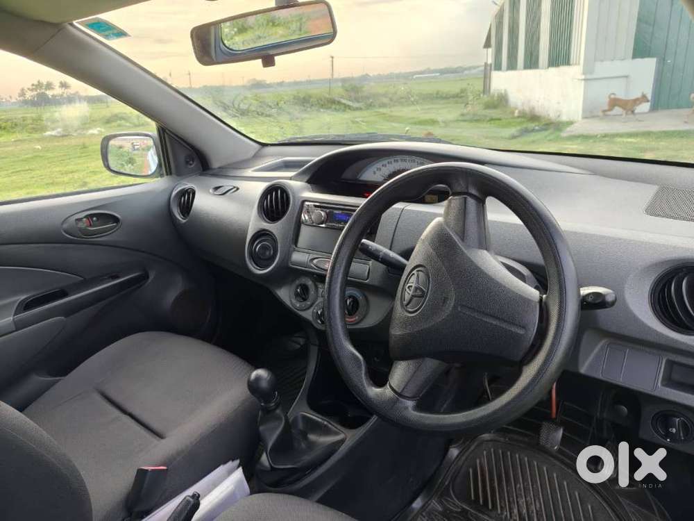 Toyota Estios Liva