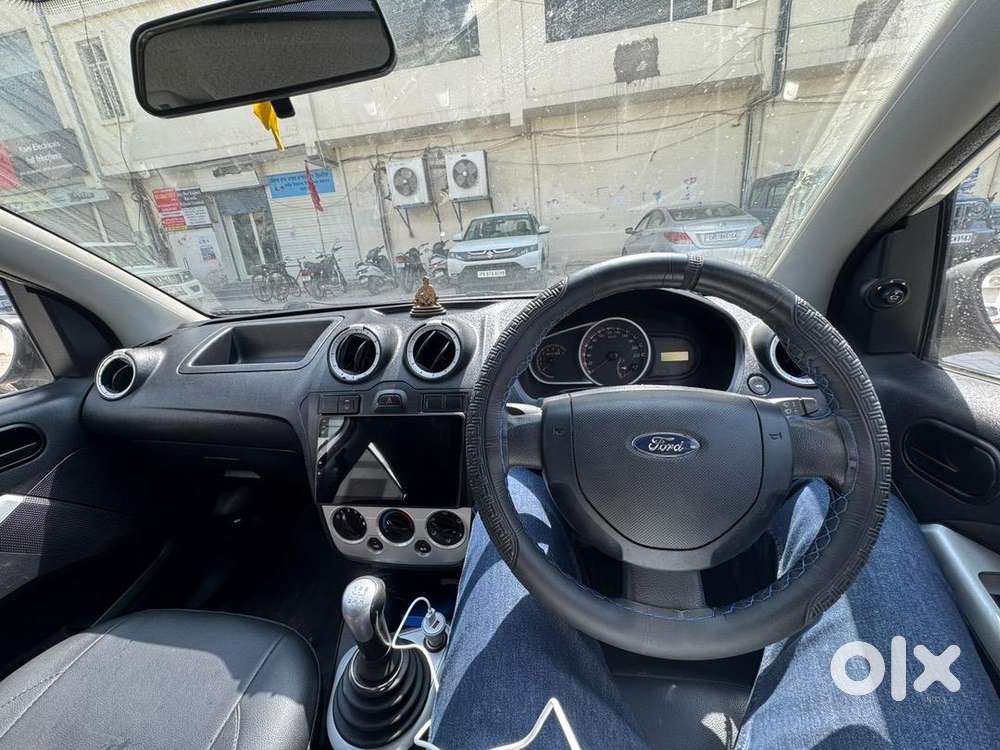 Ford Figo 2010 Petrol 90000 Km Driven