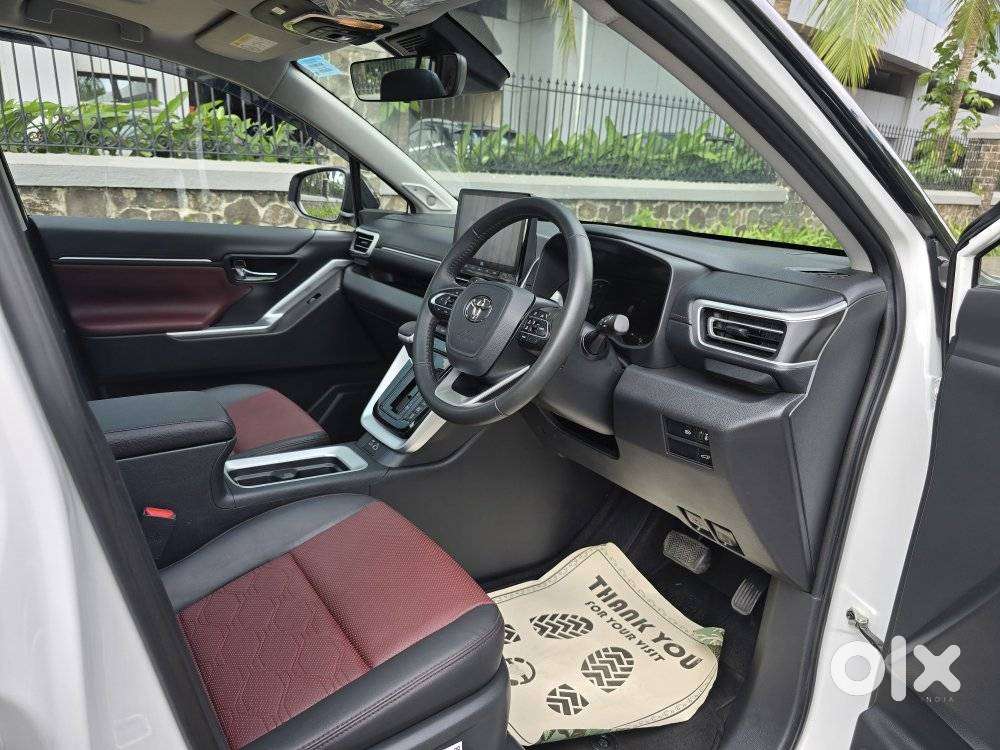 Toyota Innova Hycross 2.0 Zx (o) Hybrid 7 Str, 2025, Petrol